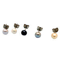 The pearl stud earrings- Genuine freshwater pearls