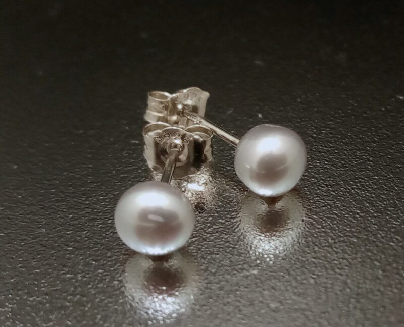 Freshwater pearl earring studs - Genuine AAA - gray