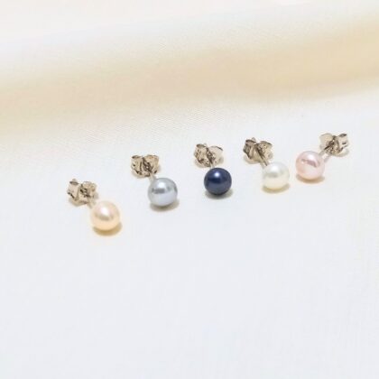 The pearl stud earrings- Genuine freshwater pearls-jewelry